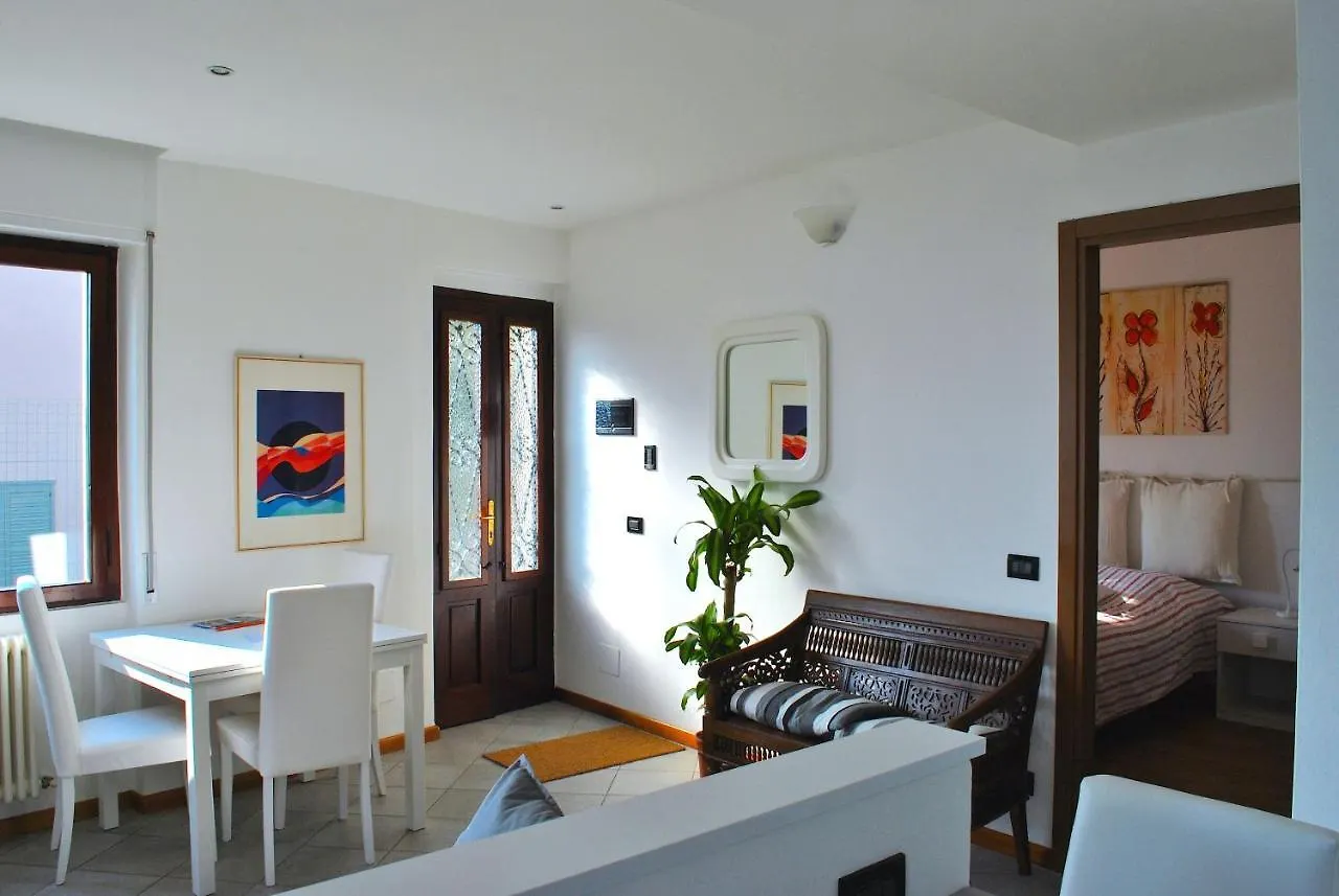 Apartment The Palm With Garden Sala Comacina